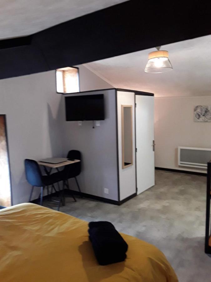 La chambre d'à côté Doulezon Esterno foto